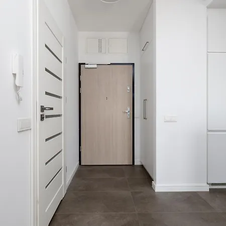 Raginisa Chic By Bookinghost * Stettino