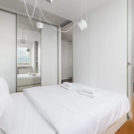 Raginisa Chic By Bookinghost * Stettino