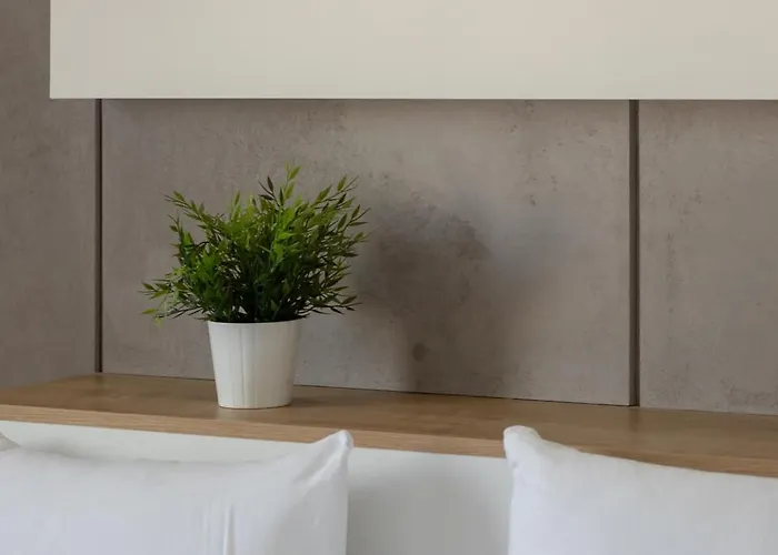 Raginisa Chic By Bookinghost Daire