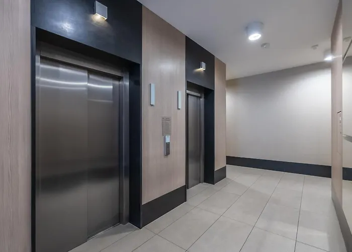 Raginisa Chic By Bookinghost