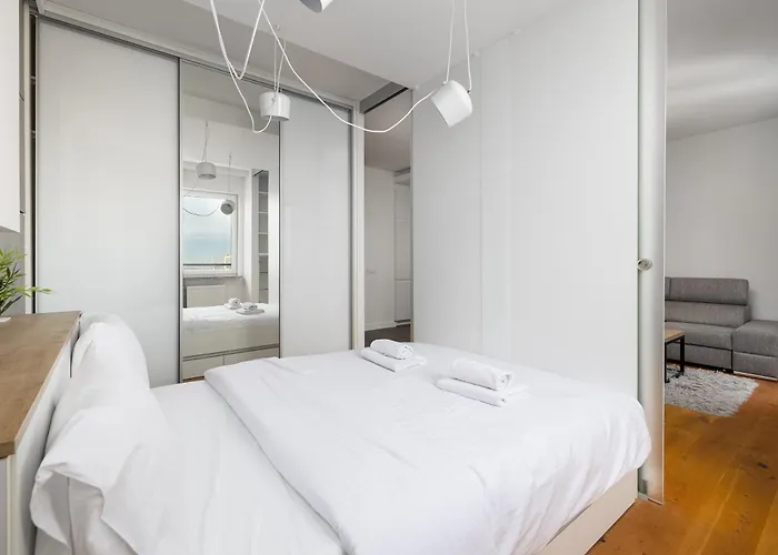 Raginisa Chic By Bookinghost * Szczecin