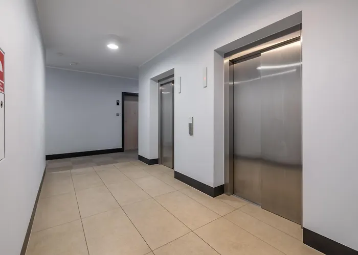 Raginisa Chic By Bookinghost Daire